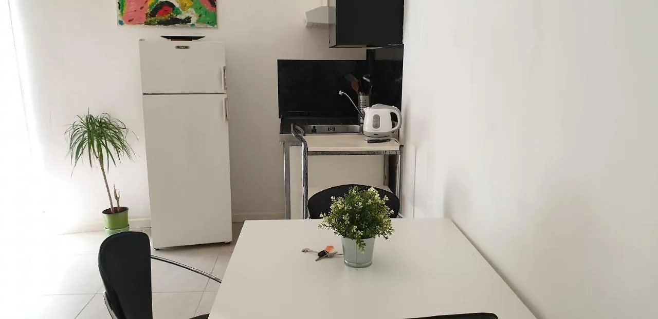 Smart Apartment Central Station Milan 0*,